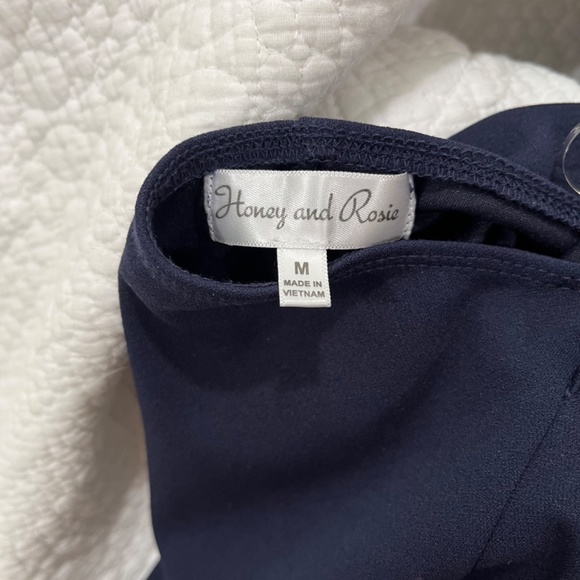 Honey & Rosie: MEDIUM V-Neck Mesh Cage Back Pleated Dress - Picture 3 of 5